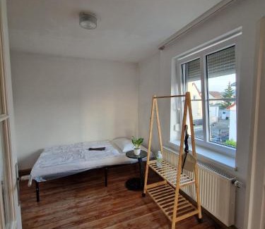 Winnenden Appartement | Schöne Wohnung mit 6 Einzelbetten, geeignet für Monteure