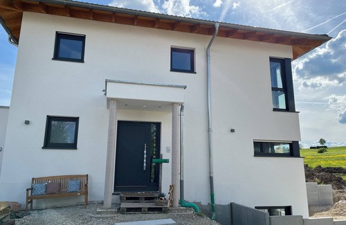 Huefingen Appartement | Schönes 1 Zimmer Apartment in Idyllischer Lage