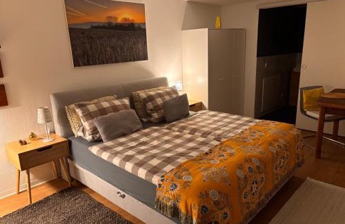 Hasselborn Maison | Schönes Zimmer mit Küche und Bad im Taunus
