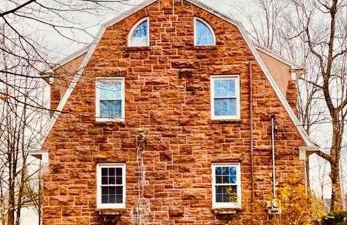 Potsdam Villa | Scheller House Downtown- 2600 square foot- 4 bedroom -1920 Historic