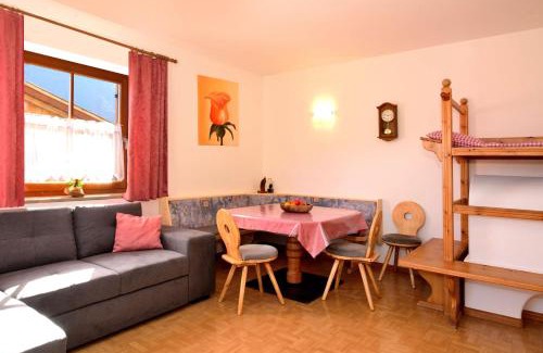 Lazfons Appartement | Schienhof