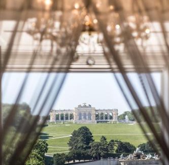 Schonbrunn Appartement | Schloß Schönbrunn Grand Suite