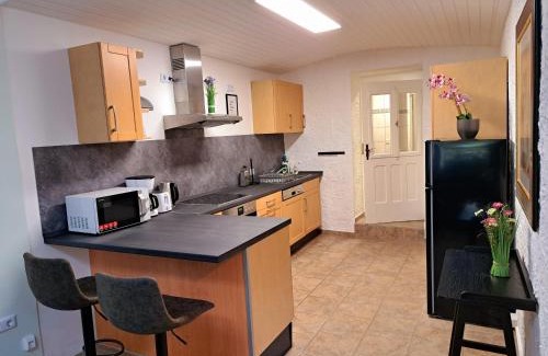 Hilbringen Appartement | Schloss Hilbringen Wirtschaftsgebäude