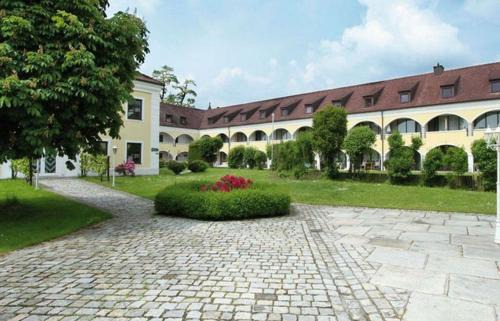 Kirchham Appartement | Schloss Kirchham Appartement - & Wellnessanlage