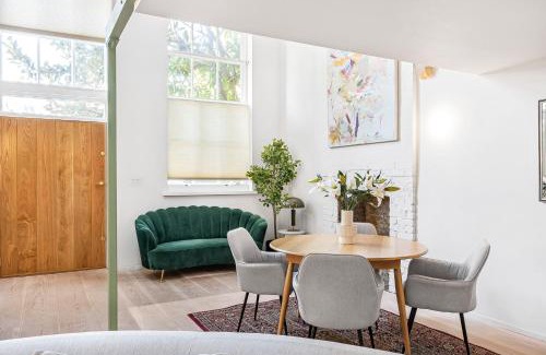 Bow West Maison | Schoolbell Mews full 3 bedroom 2 bathroom architect designed mews house Fabulous Bow, Victoria Park Location