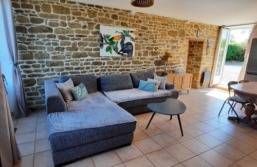 Saint-Broladre Cottage | Écolier de la Baie,3***, 6 personnes, ancienne école en Baie du Mont St Michel
