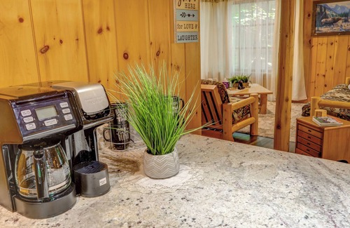 Laurelton Cabine | Schrader Run Cabin Cozy&Charming, outdoor firepit w/swings, April dates reduced