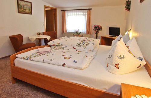Malchin Appartement | Schw 1052 - Zimmer2 - Gästezimmer Malchin Schw 1050