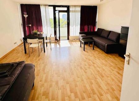 Munchner Freiheit Appartement | Schwabing-Studio great sunset view & balcony
