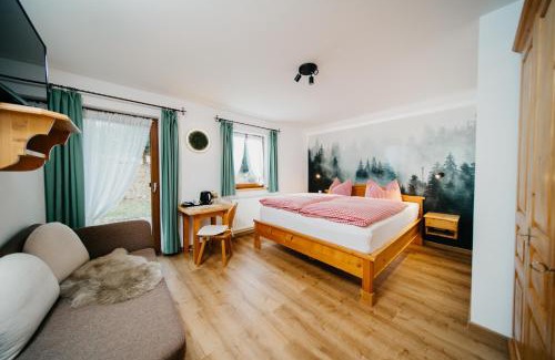 Neuglashutten Appartement | Schwarzwald-Hotel Kraeutle