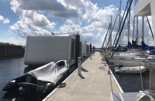 Grossenbrode Location De Bateaux | Schwimmendes Ferienhaus Heimathafen