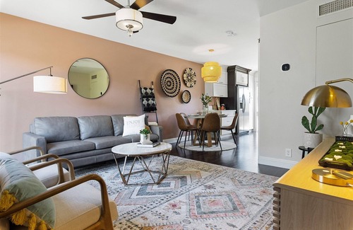 South Scottsdale Maison | Scott Place - Amazing location, heated pool, vibrant space awaits!
