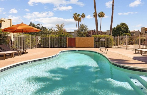 South Scottsdale Maison | Scott Place - Amazing location, heated pool, vibrant space awaits!