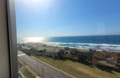 Saint Michael's on Sea Appartement | Scottburgh Views - Smile & Wave