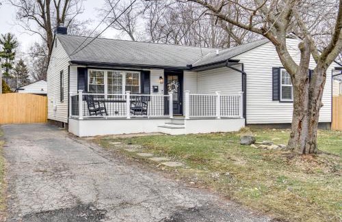Westerville Maison | Screened Patio and Fire Pit Modern Westerville Home
