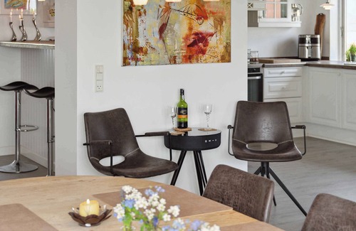 Nyborg Cottage | Sea and meadow views – space and calm