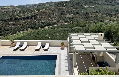 Kissamos Maison | Mer et montagnes. Belle villa avec une vue imprenable