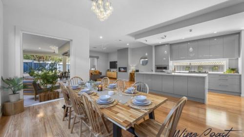 Kingston Park Maison | Sea Belle By Wine Coast Holidays