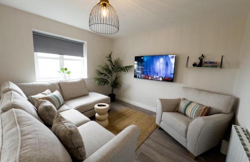 Drumacrin Appartement | Sea Breeze 2 Bedroom Luxury Apartment - Beach Views