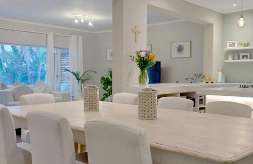 Melkbosstrand Maison | Sea Breeze Beach Home in Melkbosstrand, Cape Town
