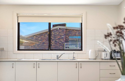Umina Beach Maison | Sea Breeze Retreat - Beach front