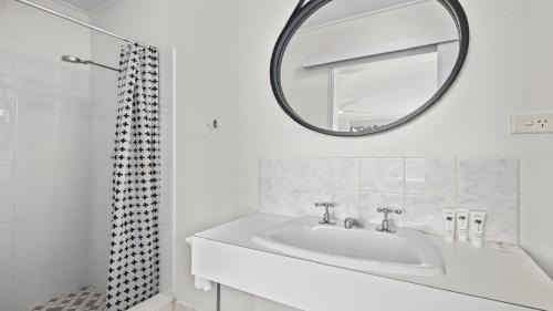 Emerald Beach Maison | Sea Change -Cheerful, Family Friendly, Sea Views