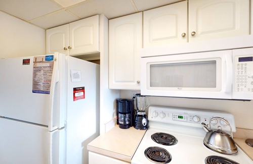 Bethany Beach Copropriété | Sea Colony 2nd floor condo w/ free WiFi, shared tennis court & sauna- ocean view