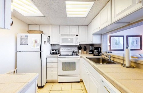 Bethany Beach Copropriété | Sea Colony Ocean 1st-floor condo with pool & basketball court