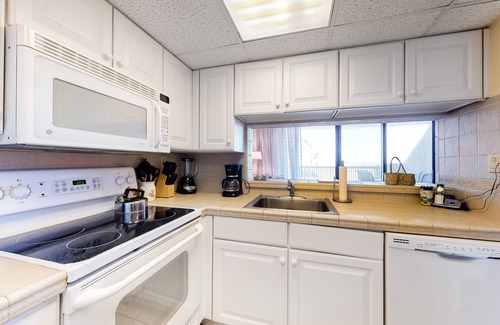 Bethany Beach Copropriété | Sea Colony Ocean 1st-floor condo with pool & basketball court