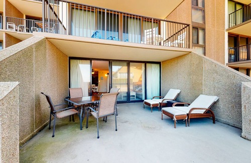 Bethany Beach Copropriété | Sea Colony Ocean 1st-floor condo with pool & basketball court