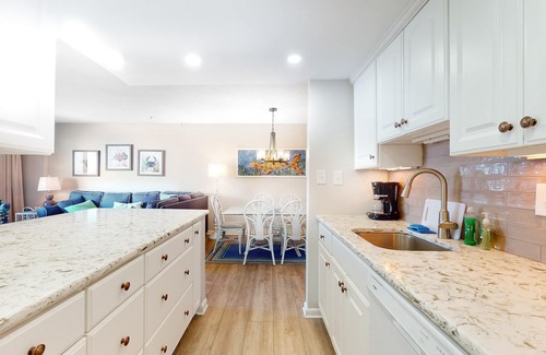 Bethany Beach Copropriété | Sea Colony Ocean 5th floor condo w/ tennis court, pool, and elevator