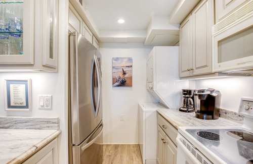 Bethany Beach Copropriété | Sea Colony Ocean 6th floor condo w/ pool, gym, and free WiFi