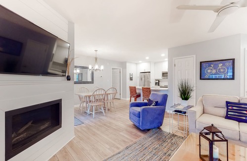 Bethany Beach Copropriété | Sea Colony Tennis First-Floor Condo w/ Lake View, Basketball Court & Free WiFi