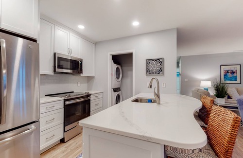 Bethany Beach Copropriété | Sea Colony Tennis First-Floor Condo w/ Lake View, Basketball Court & Free WiFi