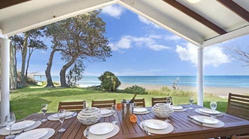 Beachmere Maison | Sea Cottage - Beachside Paradise