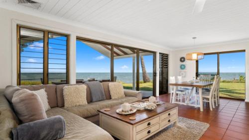 Beachmere Maison | Sea Cottage - Beachside Paradise