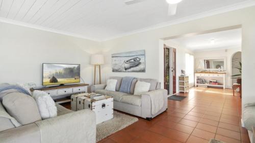 Beachmere Maison | Sea Cottage - Beachside Paradise
