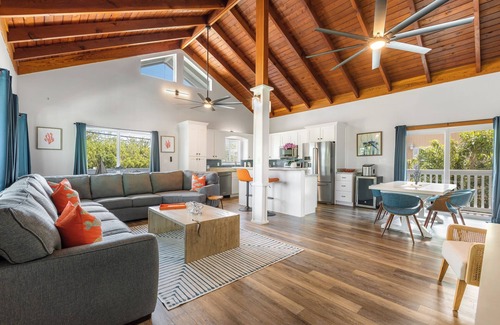 Cutthroat Harbor Estates Maison | SEA COVE ~ Canal Front 2 BR/2 Ba Home in Cudjoe Key w/ Pool!