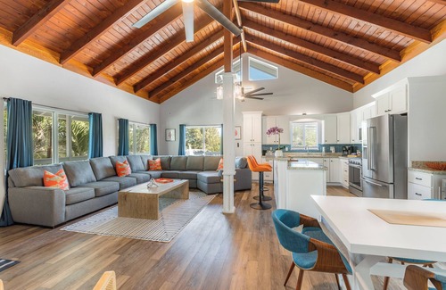 Cutthroat Harbor Estates Maison | SEA COVE ~ Canal Front 2 BR/2 Ba Home in Cudjoe Key w/ Pool!