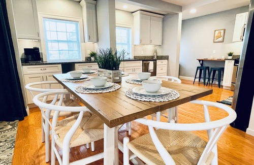 Kittery Maison | Sea-Esta House - Walk to DWTN Portsmouth, Shipyard; Drive to UNH, Beaches, Pease
