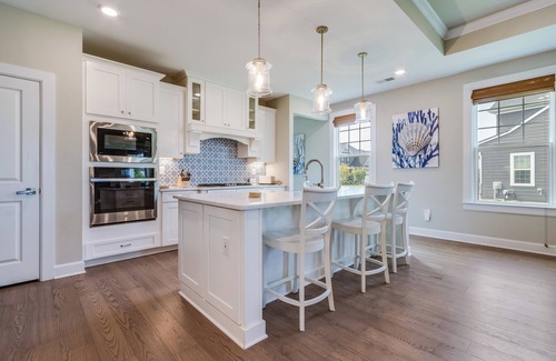 Lewes Maison | Sea Foam Sanctuary- Coastal Club- 4BR home w/ fenced backyard-pet friendly, pool