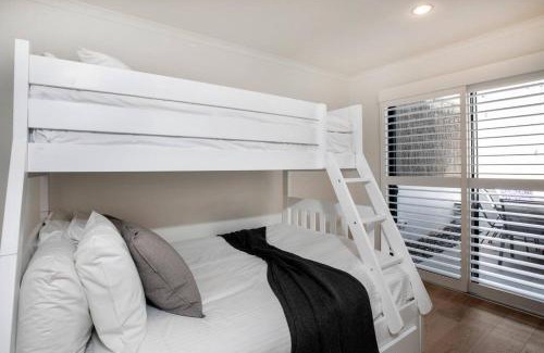 Semaphore Maison | SEA FOR MILES at Semaphore to relax & unwind