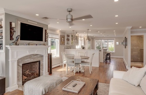 Little Nahant Maison | Sea Forever - Oceanfront Home in Nahant! Luxury 3 Bed 3 Bath w/Stunning Views!