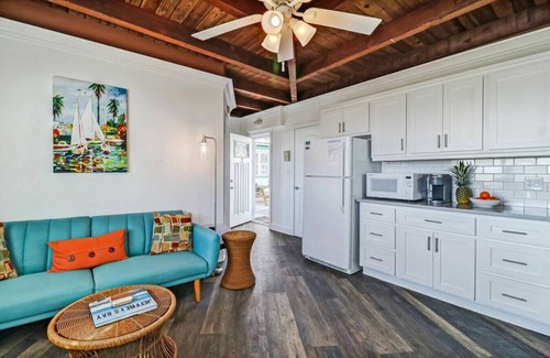 Fernandina Beach Appartement | Sea Glass Cottage #3 | Renovated | Beachfront w/Dune Views | Outdoor Courtyard