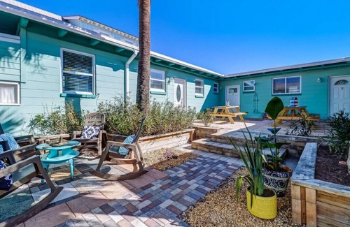 Fernandina Beach Appartement | Sea Glass Cottage #3 | Renovated | Beachfront w/Dune Views | Outdoor Courtyard