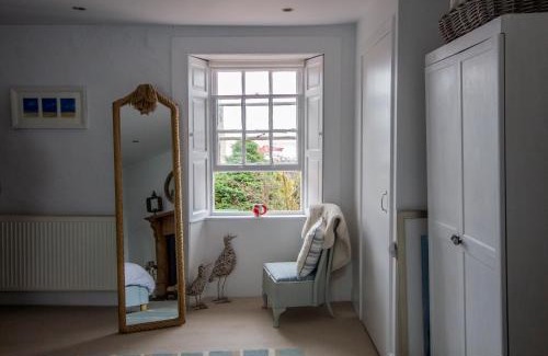 Aberdour Maison | Sea Hollies