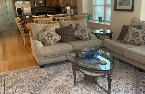Townsend's Inlet Maison | Sea Isle City Townsends Inlet Beach Block Home