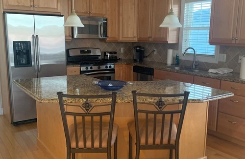 Townsend's Inlet Maison | Sea Isle City Townsends Inlet Beach Block Home