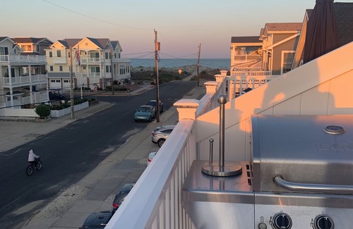 Townsend's Inlet Maison | Sea Isle City Townsends Inlet Beach Block Home