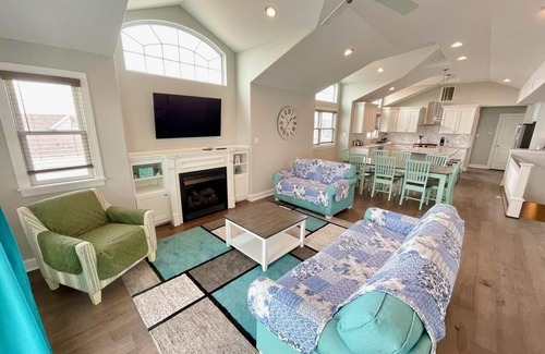 Townsend's Inlet Maison | SEA ISLE POOL - 6 Bedroom TownHouse with ELEVATOR/POOL in Townsends Inlet